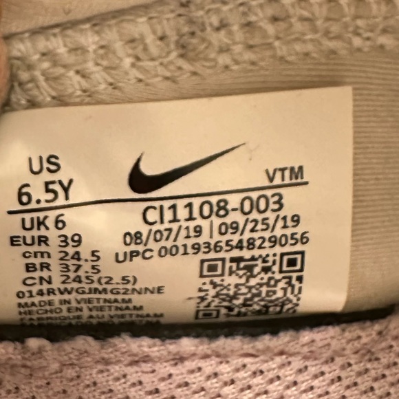 Nike slip on sneakers; gently worn and ready for your closet! - Picture 4 of 4